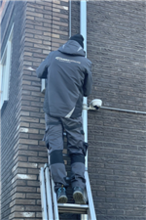 Dezelfde persoon op 125 pixels per meter: je herkent een bekende