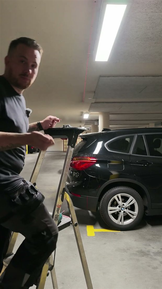Videostill: camera’s installeren bij een hotel