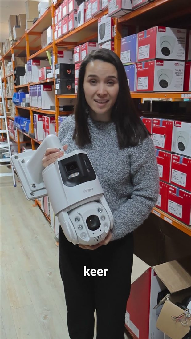 Videostill: multilens camera met zoom en autotrack