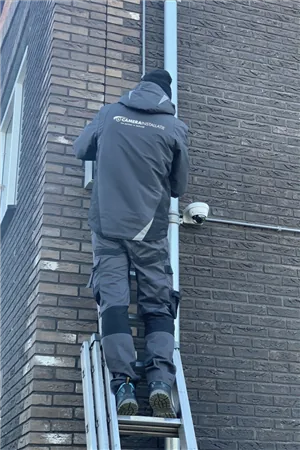 Dezelfde persoon op 250 pixels per meter: een onbekende is herkenbaar vast te leggen