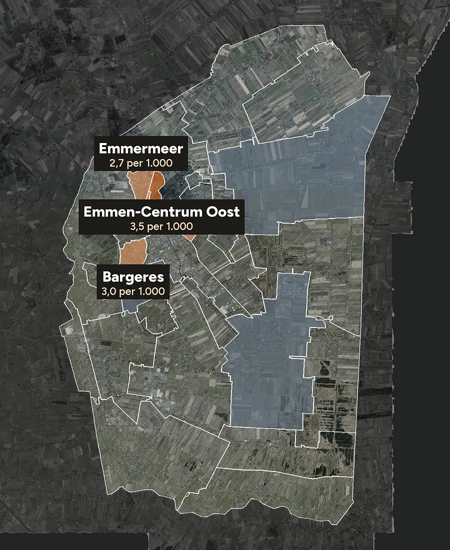 Luchtfoto van Emmen met de wijken ingekleurd