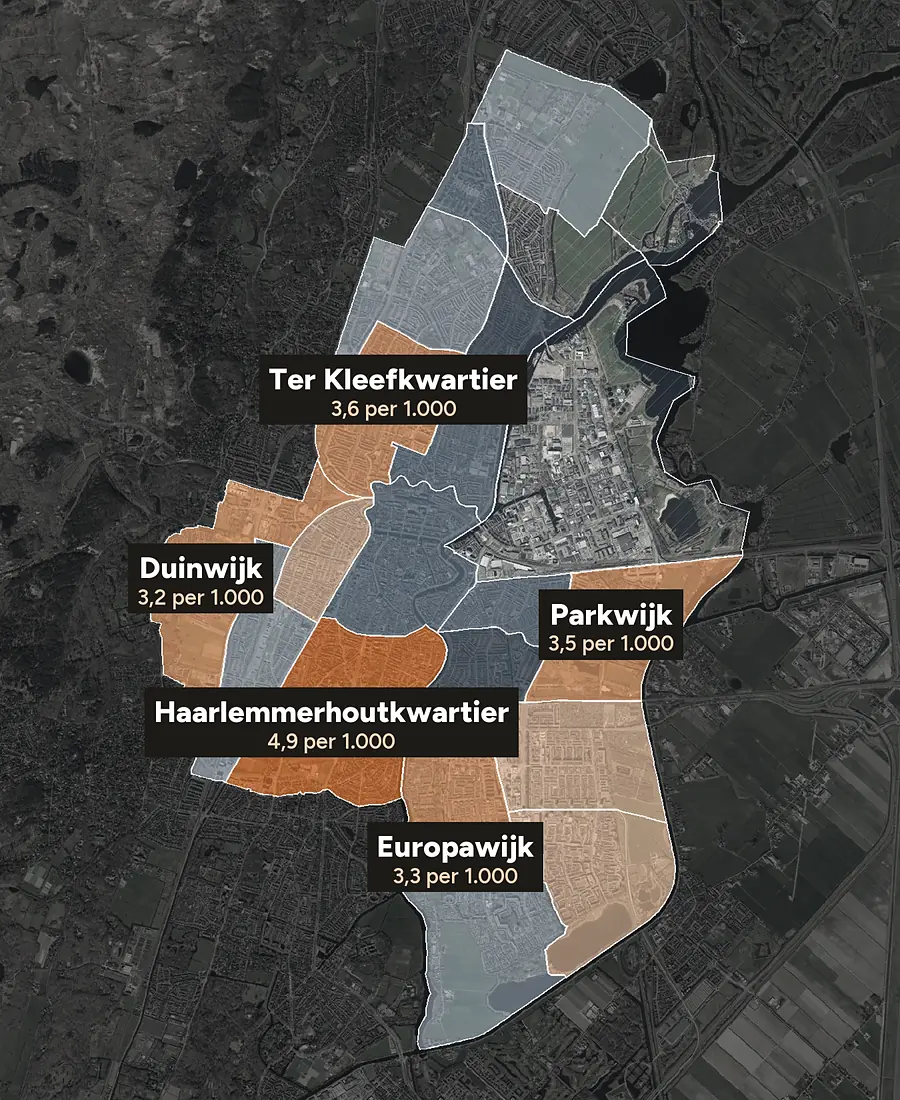 Luchtfoto van Haarlem met de wijken ingekleurd