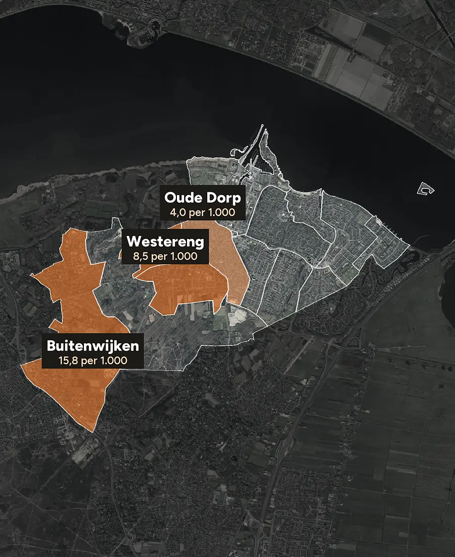 Luchtfoto van Huizen met de wijken ingekleurd